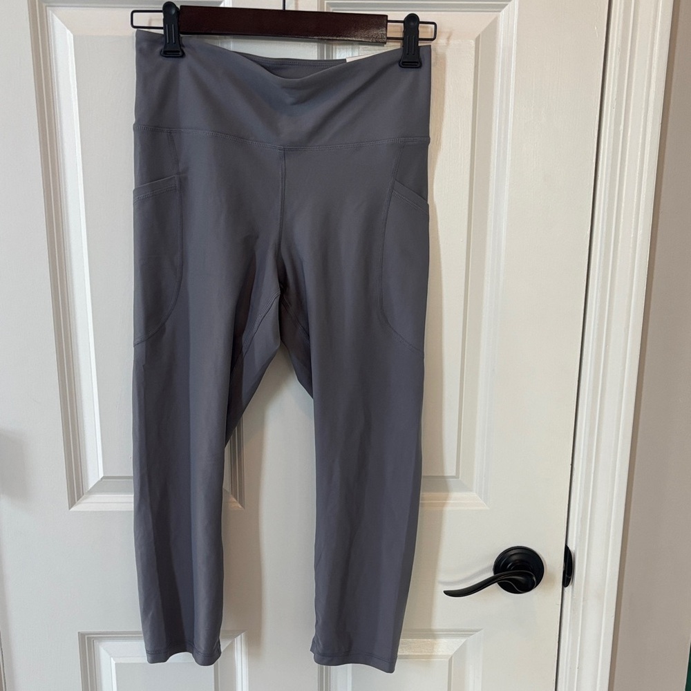 Old Navy Gray Cropped Pants